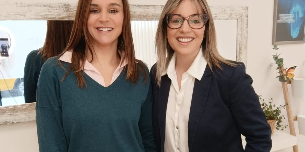 DRA. GASULLA Y ASISTENTE ANA VITALITY CHIROPRACTIC